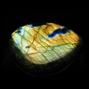 Labradorite Properties and Meaning