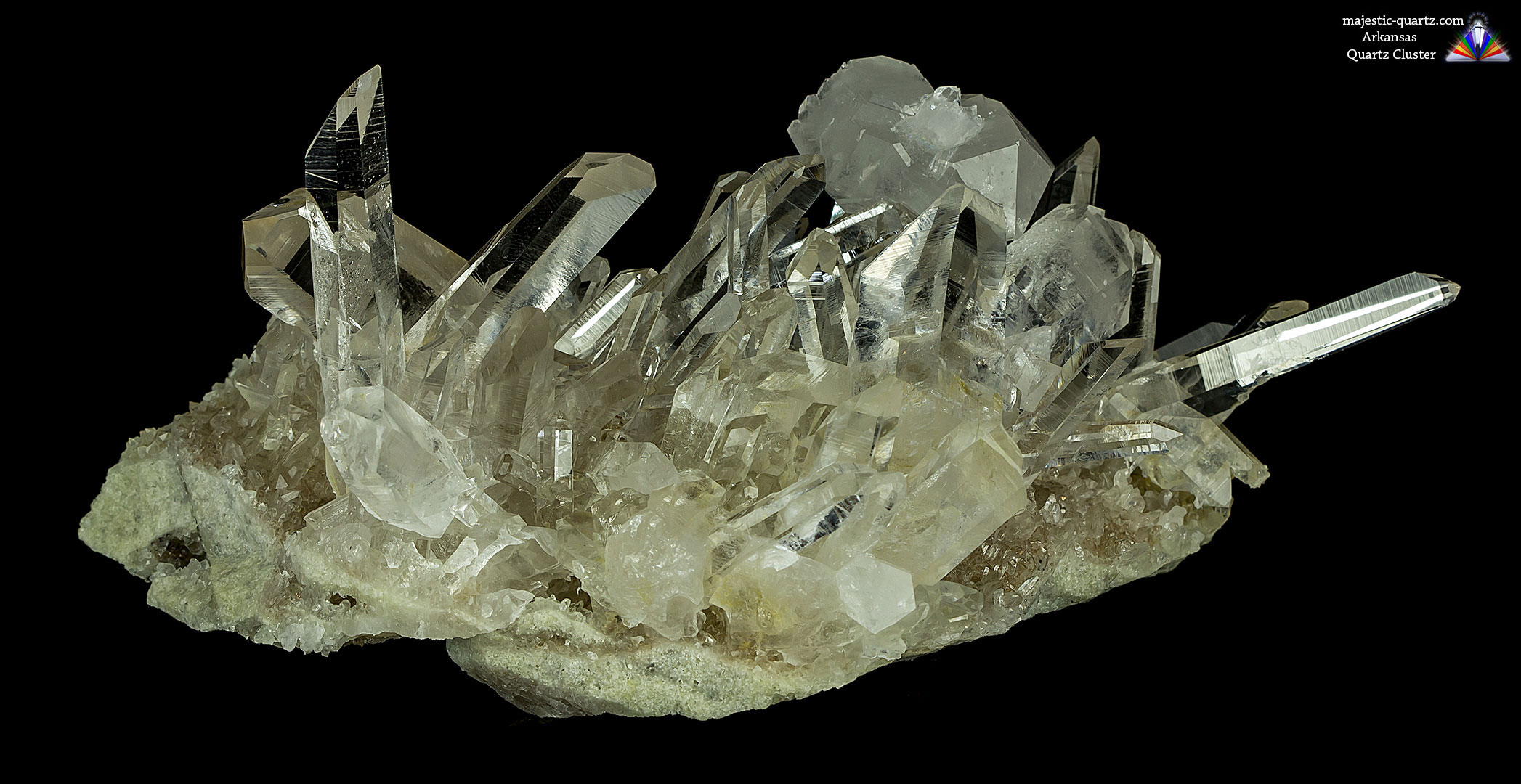 Sol crystal. Crystal кварц. Quartz Rheumatoid Crystal. Кварц Кристалл IPG. Кристаллы магния.