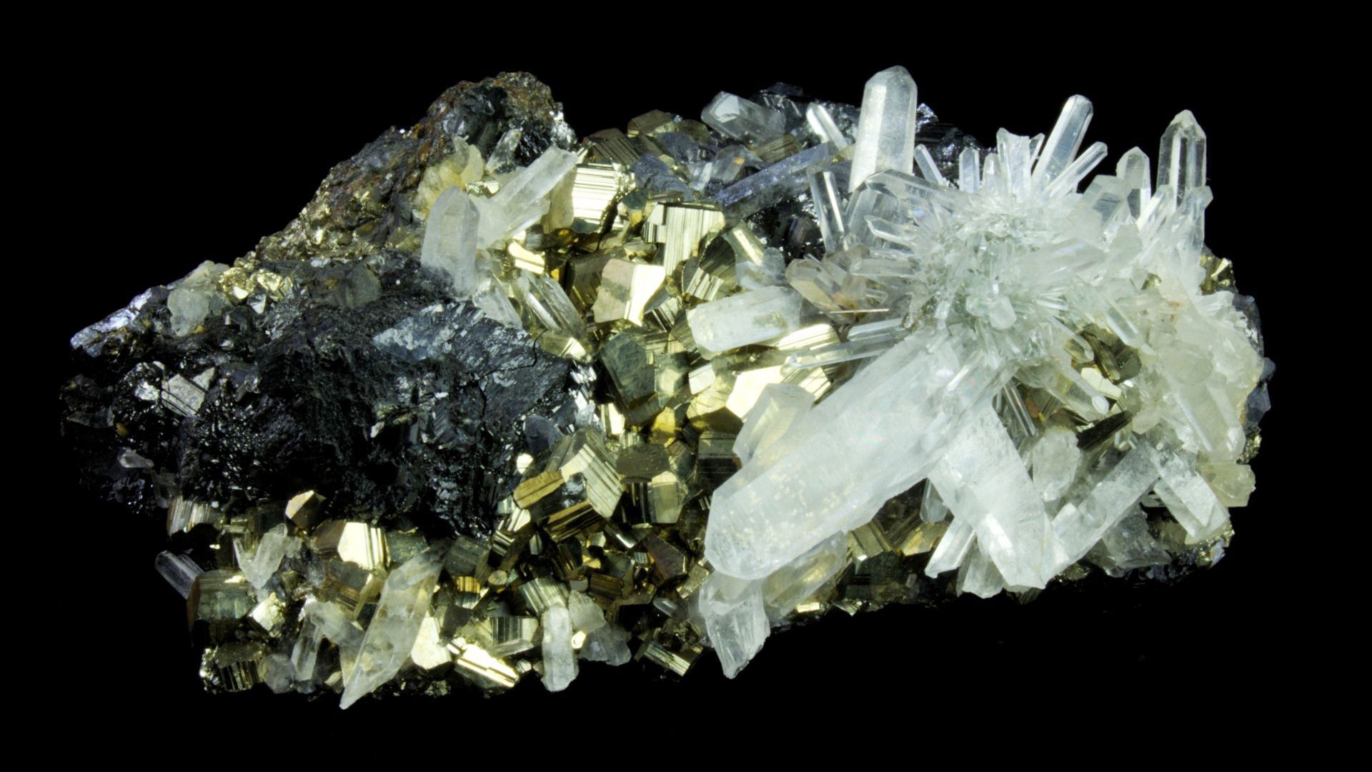 Марганец 14. Сульфиды минералы. Минералы марганца. Марганец руда. Пиролюзит минерал.